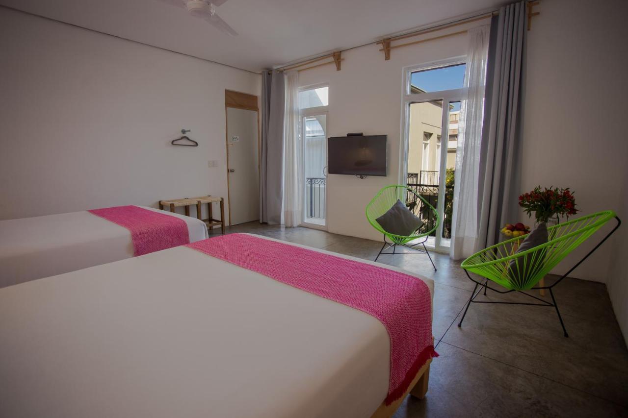 Hotel Mama Carlota ケレタロ エクステリア 写真
